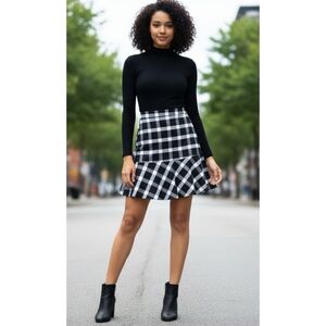 Gap Flute Mini Skirt Black & White Plaid Size 6